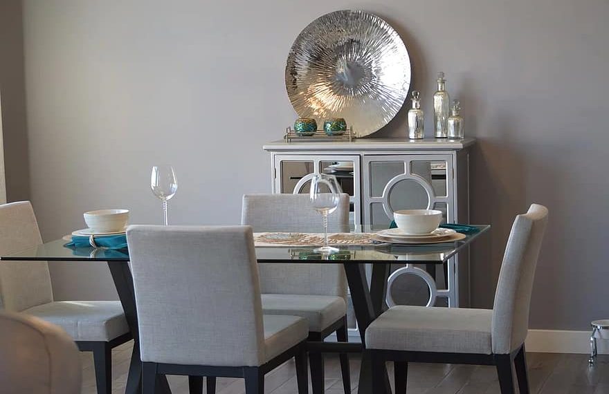 Welke eetkamerstoelen zijn geschikt voor mijn eettafel?